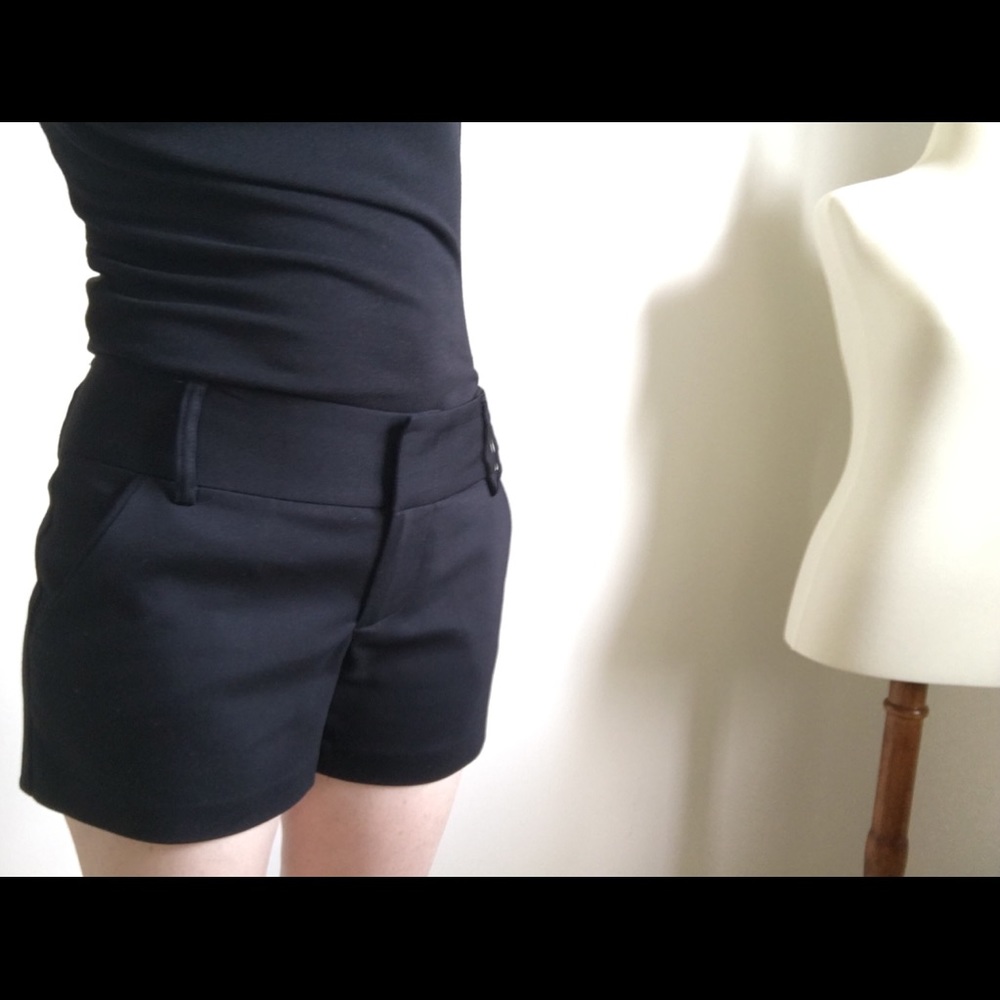 Alicia and Olivia Black Sateen shorts size 0